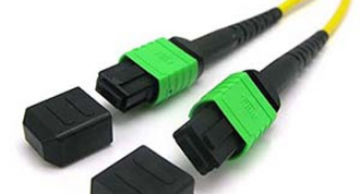 کانکتورهای فیبر MTP برای سیستم های Plug-n-Play